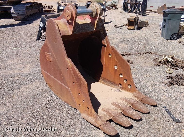 image for item EE5279 Caterpillar 320 excavator bucket