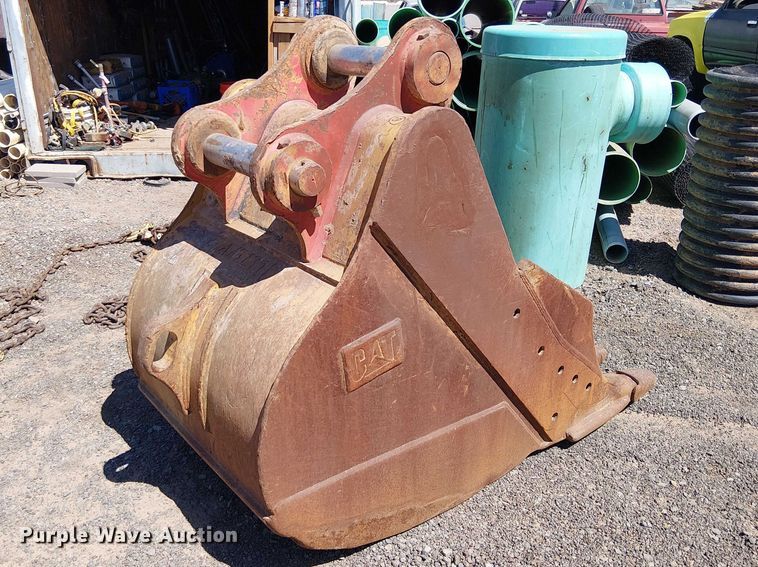 image for item EE5279 Caterpillar 320 excavator bucket