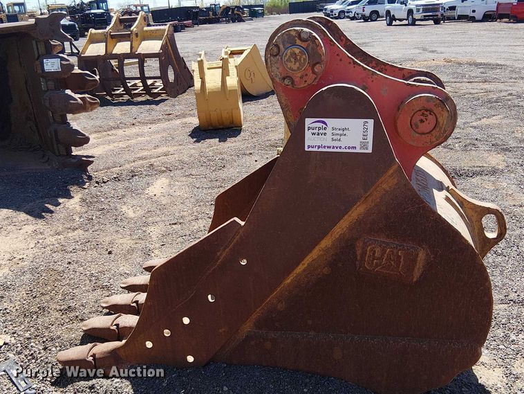 image for item EE5279 Caterpillar 320 excavator bucket