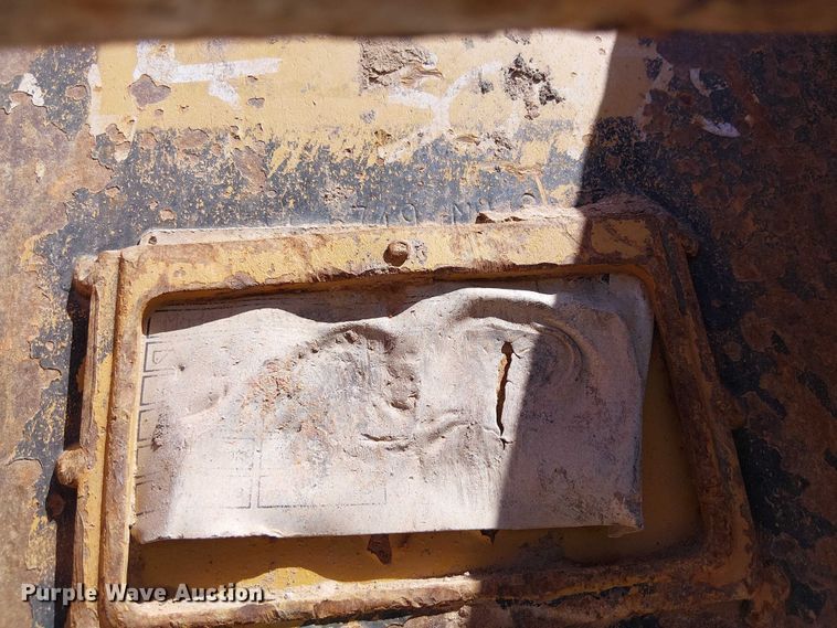 image for item EE5279 Caterpillar 320 excavator bucket