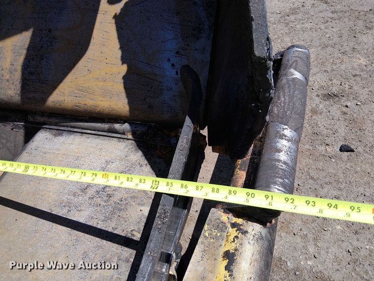 image for item EE5282 2014 Caterpillar AP655D paver