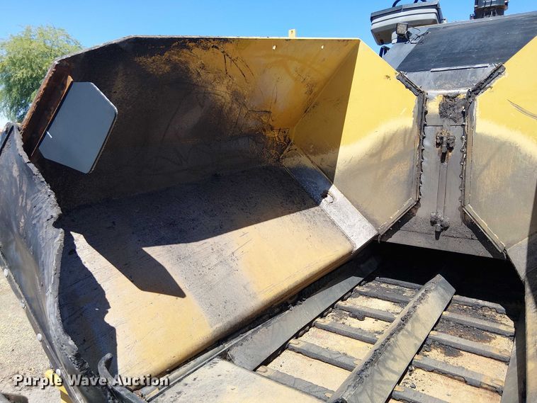 image for item EE5282 2014 Caterpillar AP655D paver
