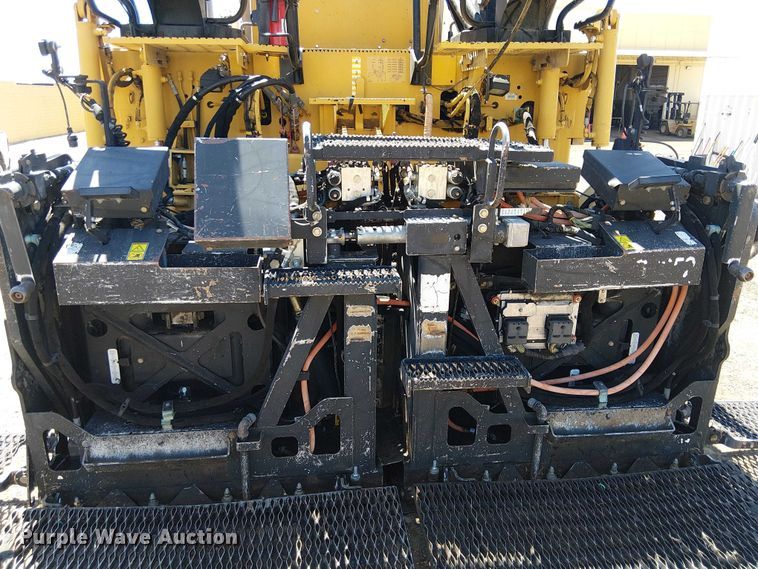 image for item EE5282 2014 Caterpillar AP655D paver