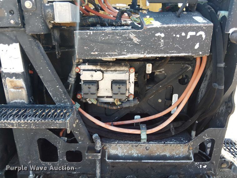 image for item EE5282 2014 Caterpillar AP655D paver