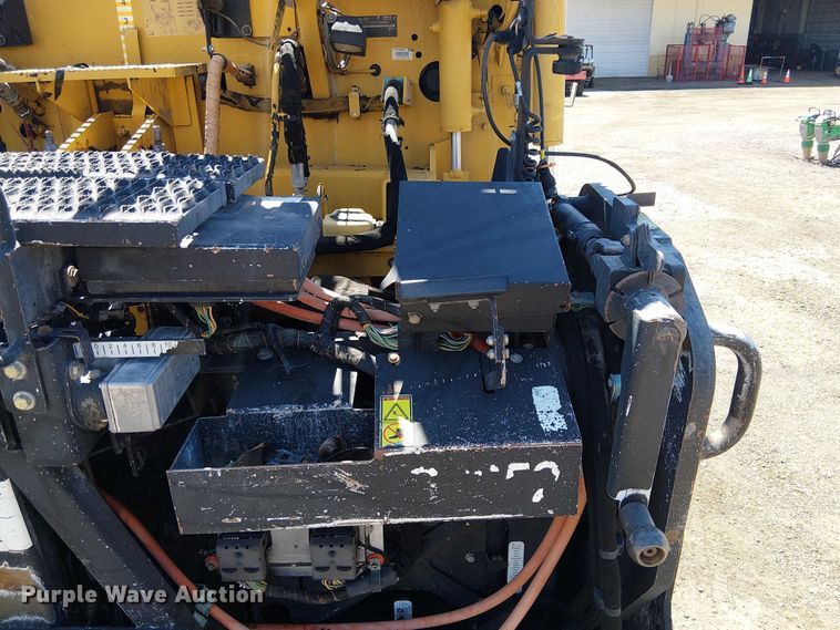 image for item EE5282 2014 Caterpillar AP655D paver