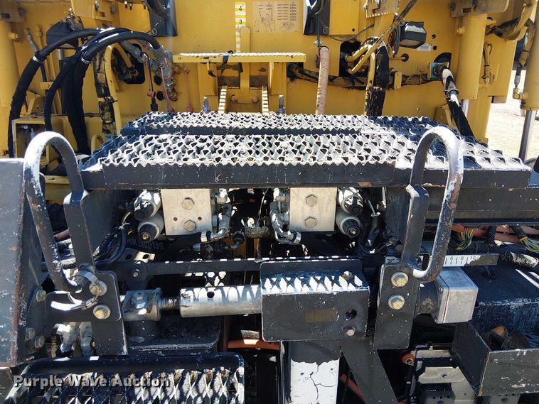 image for item EE5282 2014 Caterpillar AP655D paver