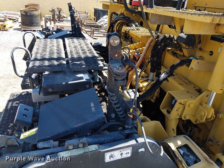 image for item EE5282 2014 Caterpillar AP655D paver
