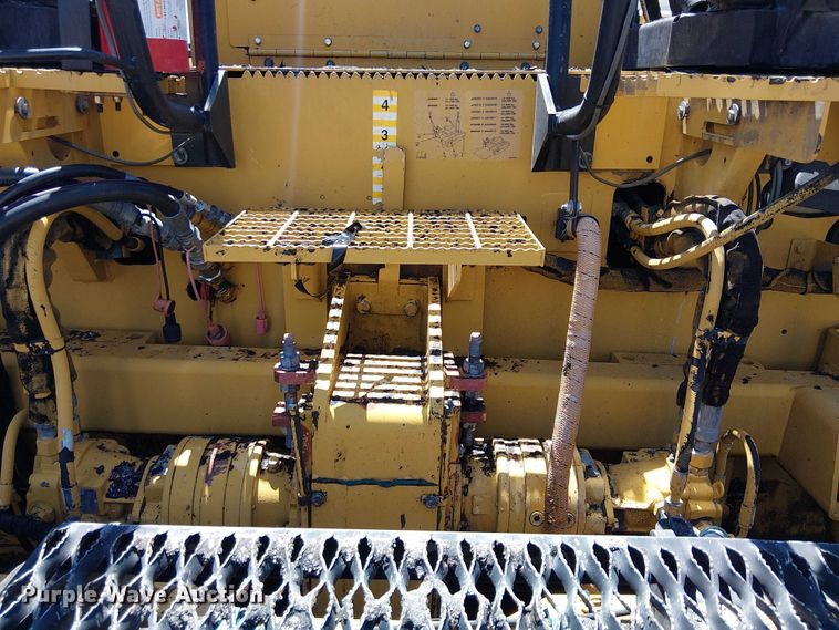 image for item EE5282 2014 Caterpillar AP655D paver