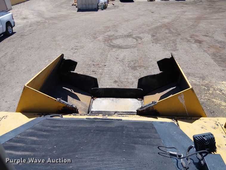 image for item EE5282 2014 Caterpillar AP655D paver