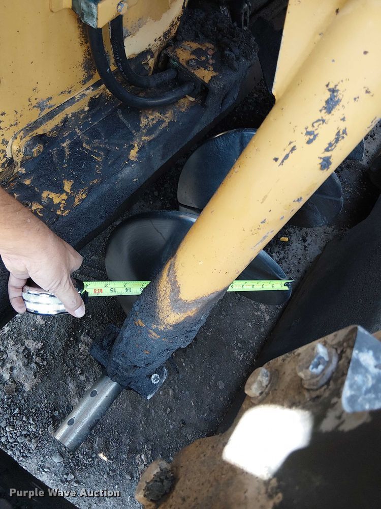 image for item EE5282 2014 Caterpillar AP655D paver