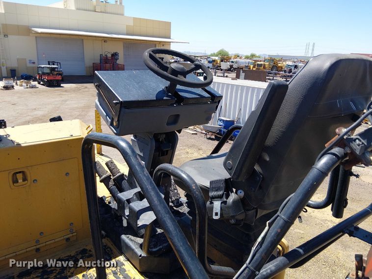 image for item EE5282 2014 Caterpillar AP655D paver