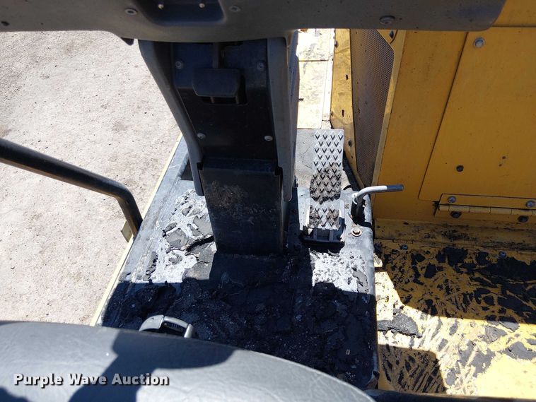 image for item EE5282 2014 Caterpillar AP655D paver