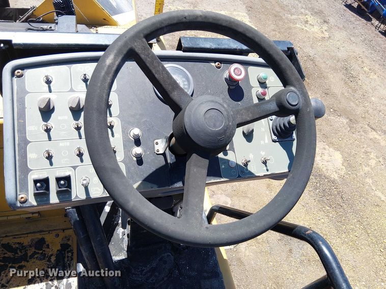 image for item EE5282 2014 Caterpillar AP655D paver