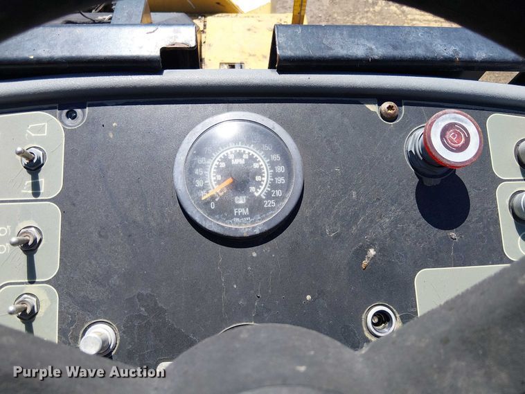 image for item EE5282 2014 Caterpillar AP655D paver