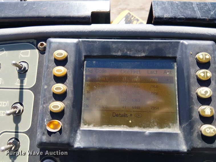 image for item EE5282 2014 Caterpillar AP655D paver