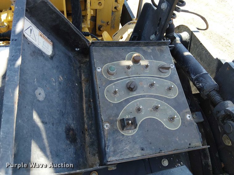 image for item EE5282 2014 Caterpillar AP655D paver