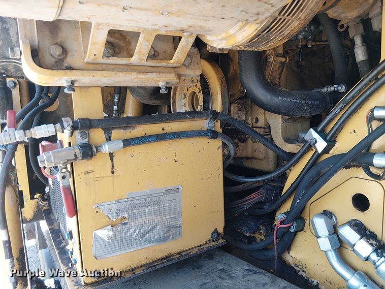 image for item EE5282 2014 Caterpillar AP655D paver