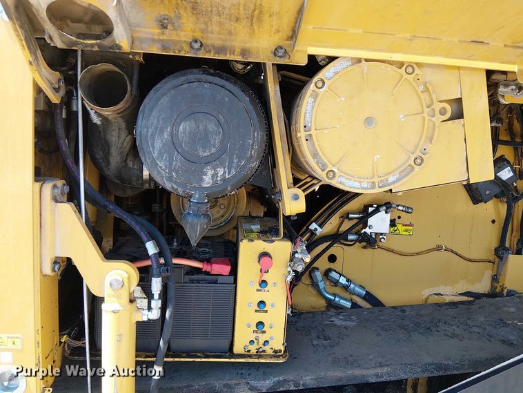 image for item EE5282 2014 Caterpillar AP655D paver