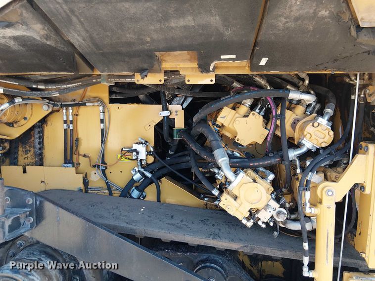 image for item EE5282 2014 Caterpillar AP655D paver