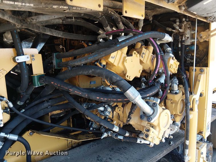 image for item EE5282 2014 Caterpillar AP655D paver