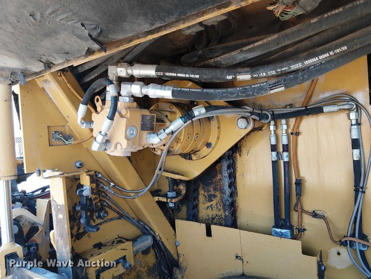 image for item EE5282 2014 Caterpillar AP655D paver