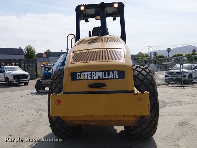image for item EE5295 2011 Caterpillar CS-56 single drum vibratory roller
