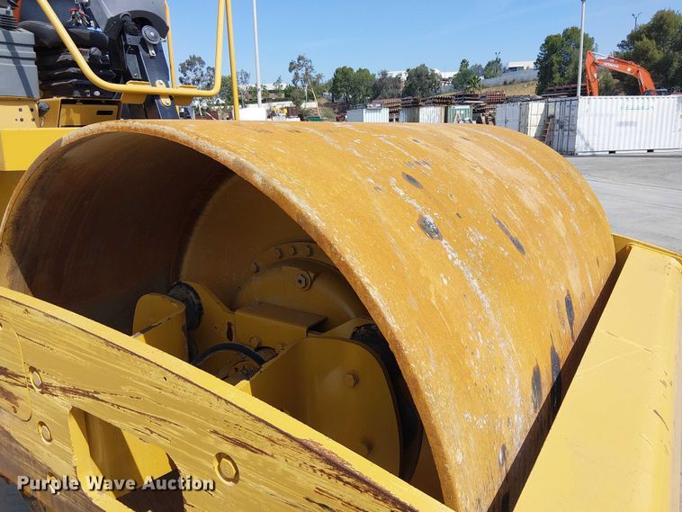 image for item EE5295 2011 Caterpillar CS-56 single drum vibratory roller