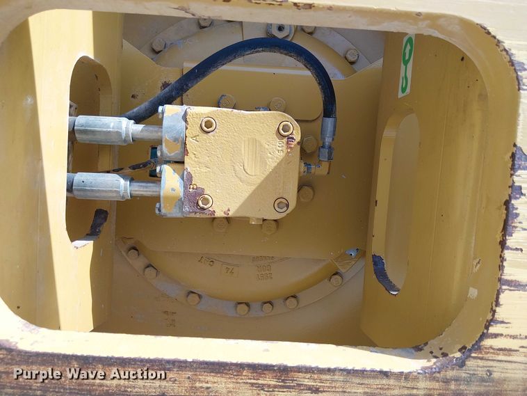 image for item EE5295 2011 Caterpillar CS-56 single drum vibratory roller