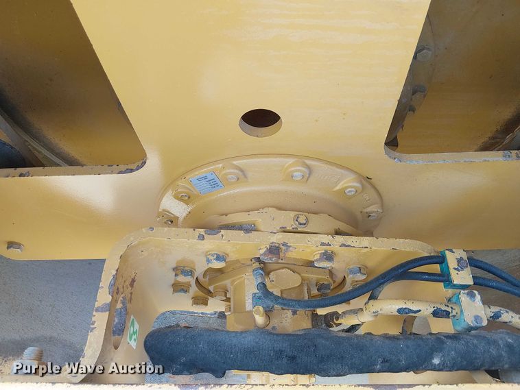 image for item EE5295 2011 Caterpillar CS-56 single drum vibratory roller