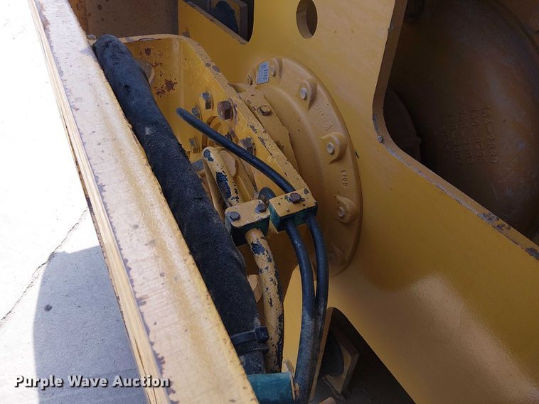 image for item EE5295 2011 Caterpillar CS-56 single drum vibratory roller