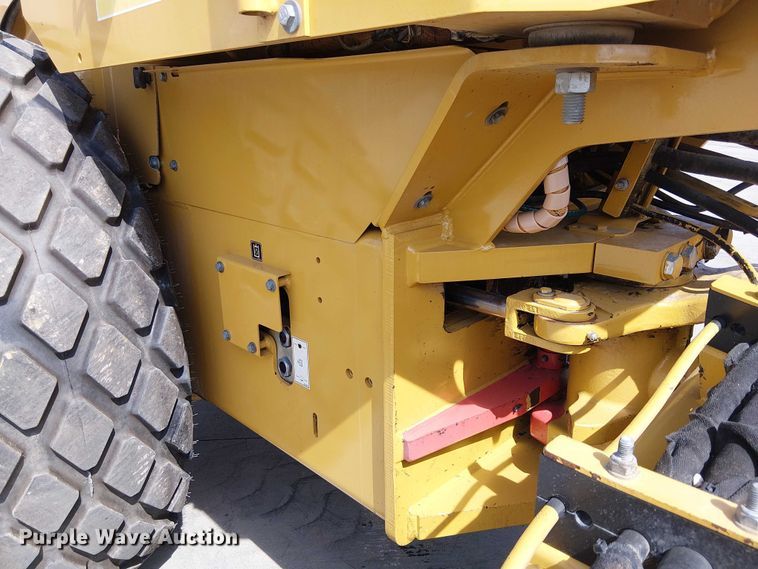 image for item EE5295 2011 Caterpillar CS-56 single drum vibratory roller