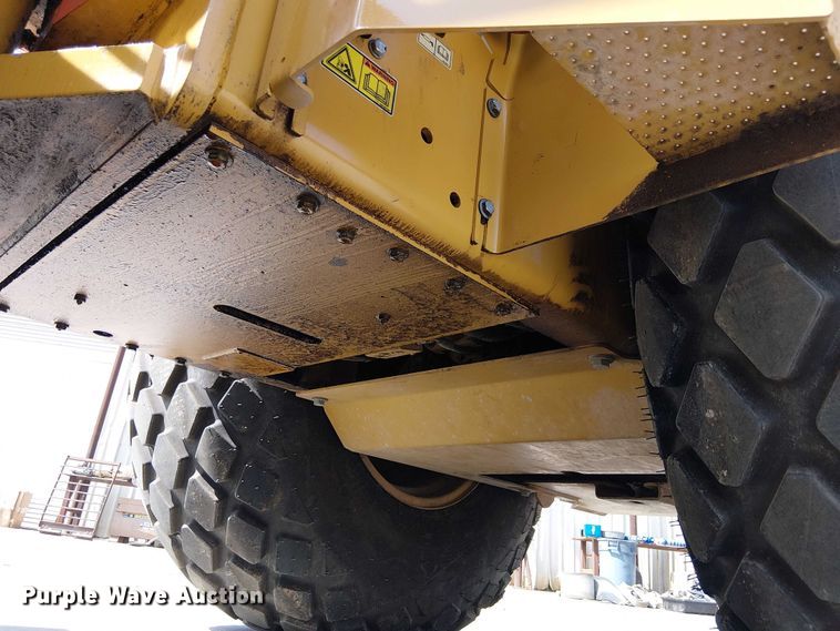 image for item EE5295 2011 Caterpillar CS-56 single drum vibratory roller