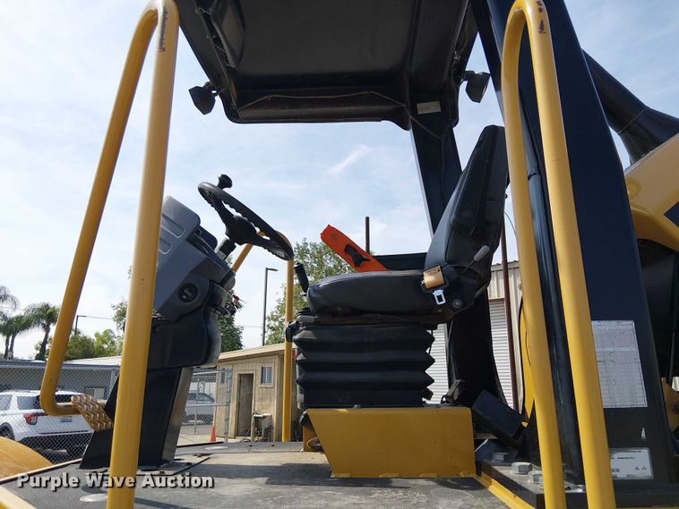 image for item EE5295 2011 Caterpillar CS-56 single drum vibratory roller