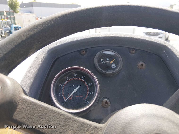 image for item EE5295 2011 Caterpillar CS-56 single drum vibratory roller