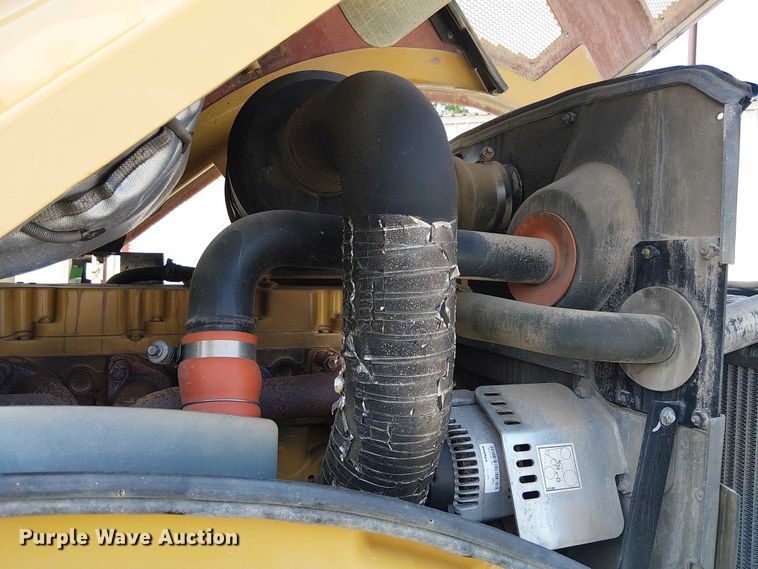 image for item EE5295 2011 Caterpillar CS-56 single drum vibratory roller