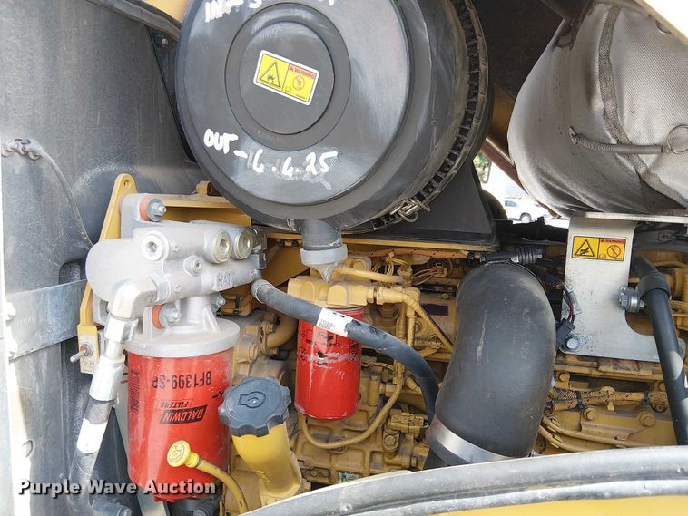 image for item EE5295 2011 Caterpillar CS-56 single drum vibratory roller