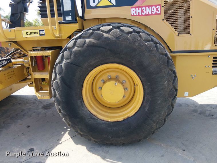 image for item EE5295 2011 Caterpillar CS-56 single drum vibratory roller