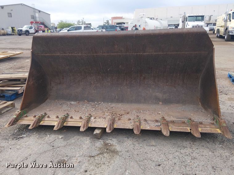 image for item EE5300 Case 821 wheel loader bucket