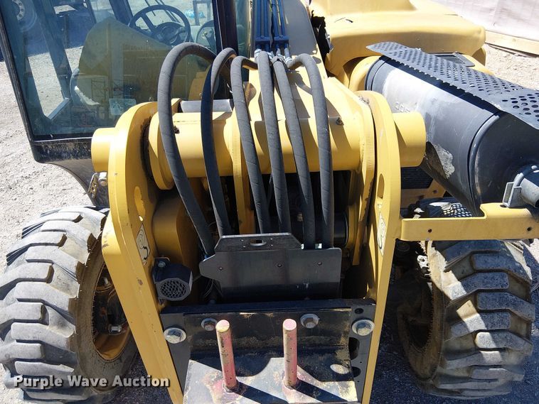 image for item EE5301 2013 Caterpillar TH255 telehandler
