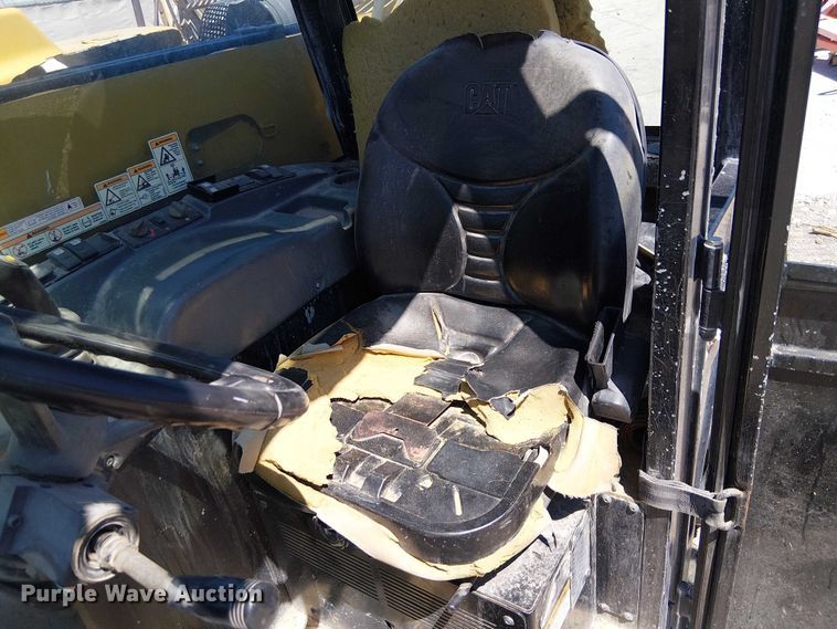 image for item EE5301 2013 Caterpillar TH255 telehandler