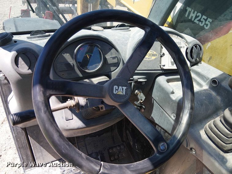 image for item EE5301 2013 Caterpillar TH255 telehandler
