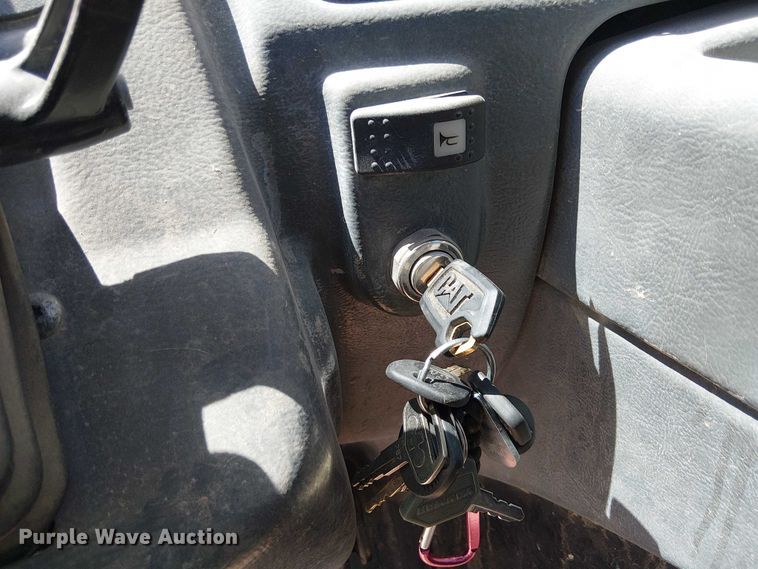 image for item EE5301 2013 Caterpillar TH255 telehandler