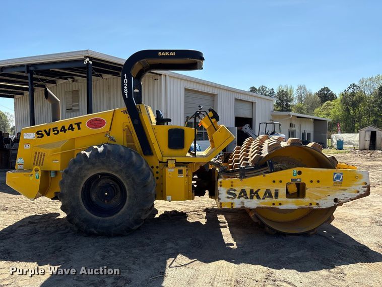 image for item EF1038 2019 Sakai SV544T single drum vibratory roller