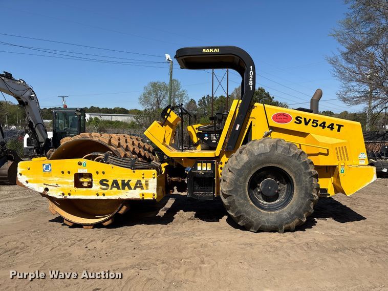 image for item EF1038 2019 Sakai SV544T single drum vibratory roller