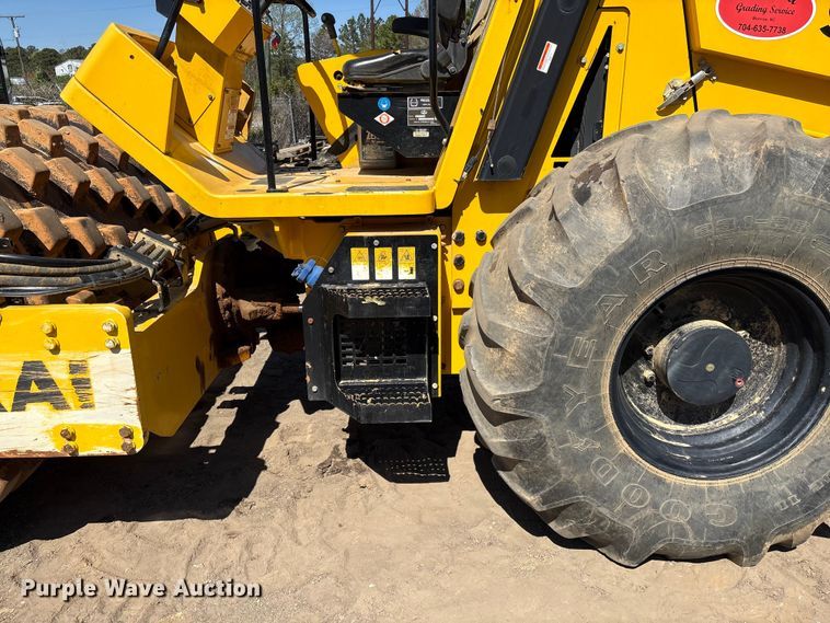 image for item EF1038 2019 Sakai SV544T single drum vibratory roller