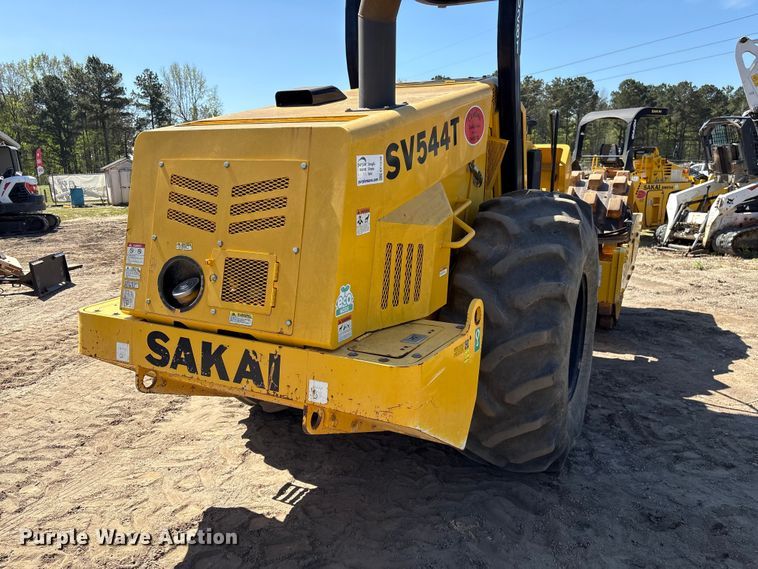 image for item EF1038 2019 Sakai SV544T single drum vibratory roller