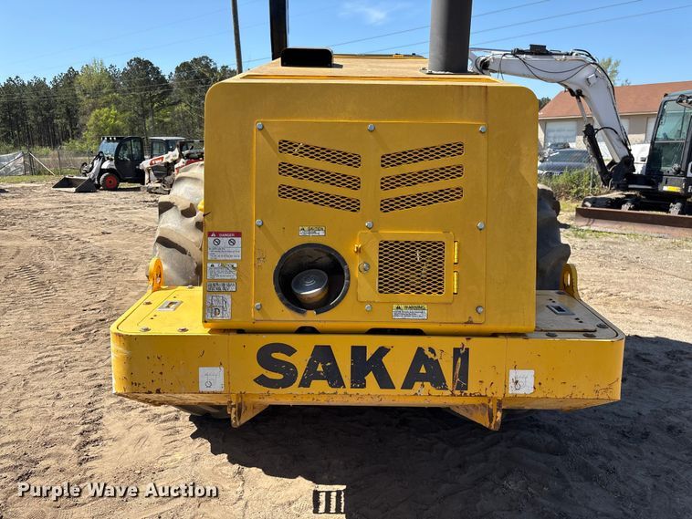 image for item EF1038 2019 Sakai SV544T single drum vibratory roller