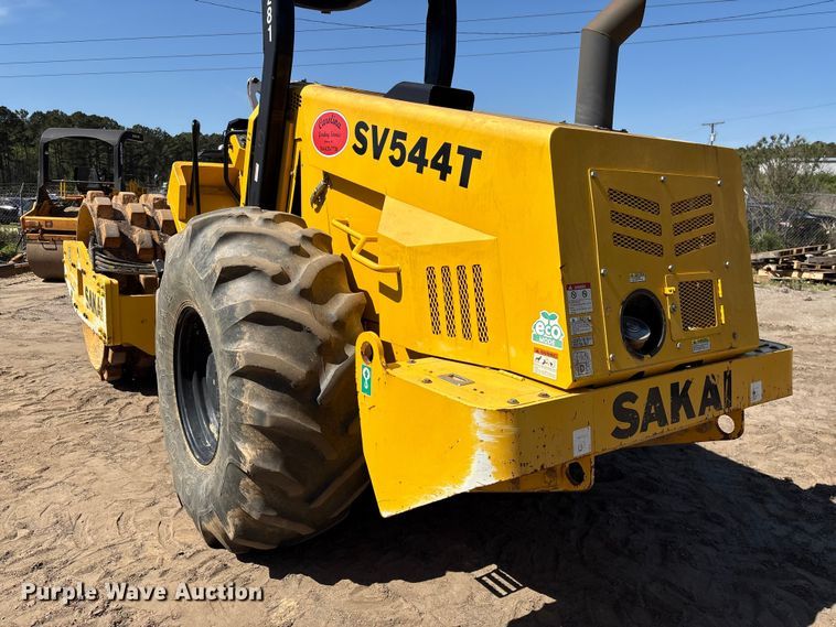 image for item EF1038 2019 Sakai SV544T single drum vibratory roller