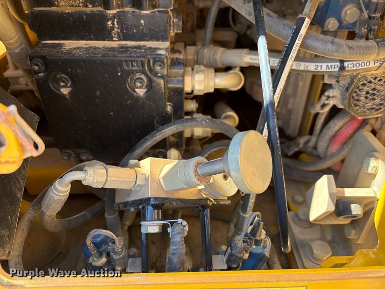 image for item EF1038 2019 Sakai SV544T single drum vibratory roller