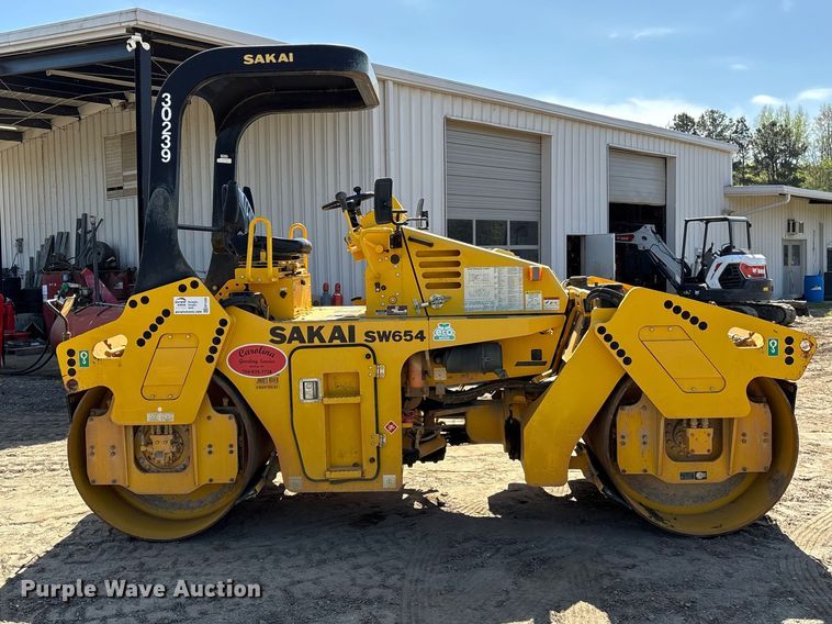 image for item EF1039 2019 Sakai SW654 double drum vibratory roller